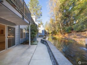 10026 NE 127th Place D117, Kirkland WA 98034