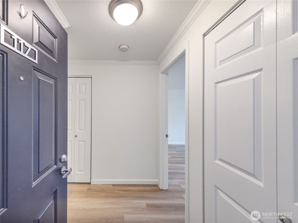 10026 NE 127th Place D117, Kirkland WA 98034