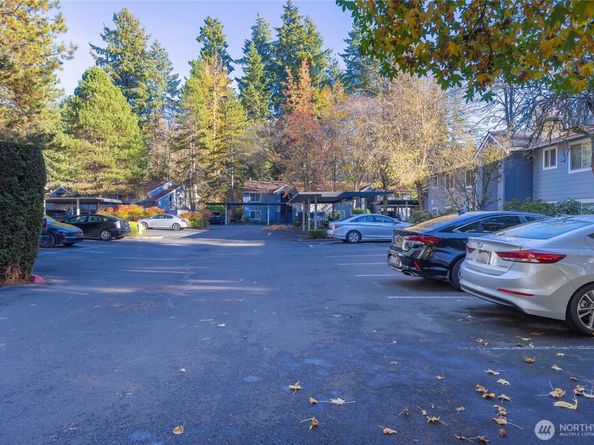 10026 NE 127th Place D117, Kirkland WA 98034