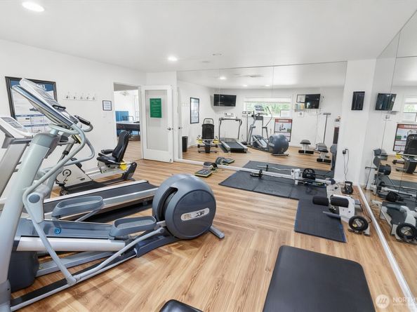 10026 NE 127th Place D117, Kirkland WA 98034