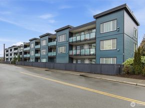 1175 Harrington Place NE 313, Renton WA 98056