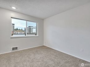 1175 Harrington Place NE 313, Renton WA 98056