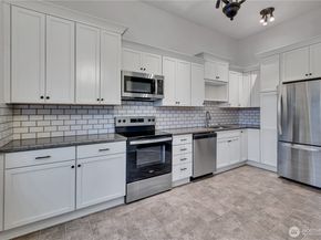 1175 Harrington Place NE 313, Renton WA 98056