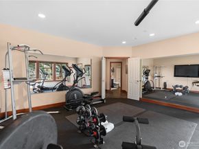 20619 NE 16th Street, Sammamish WA 98074