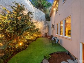 20619 NE 16th Street, Sammamish WA 98074