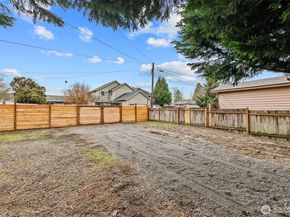 1521 N 3rd Street, Renton WA 98057