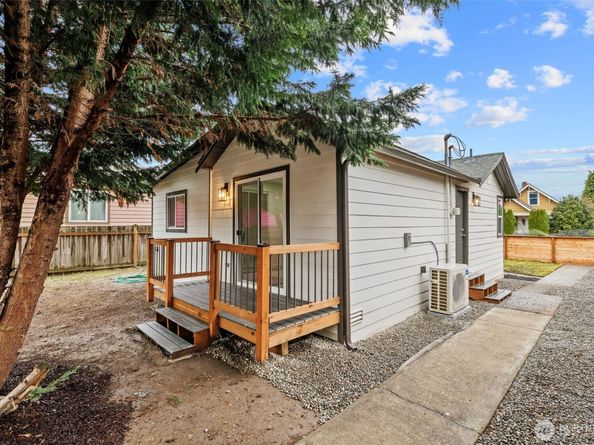 1521 N 3rd Street, Renton WA 98057