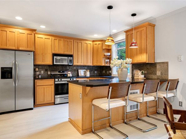 422 Federal Ave E B, Seattle WA 98102