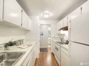 9900 NE 124th Street 1315, Kirkland WA 98034