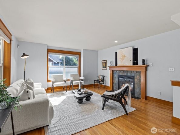 3018 SW Hinds Street, Seattle WA 98126