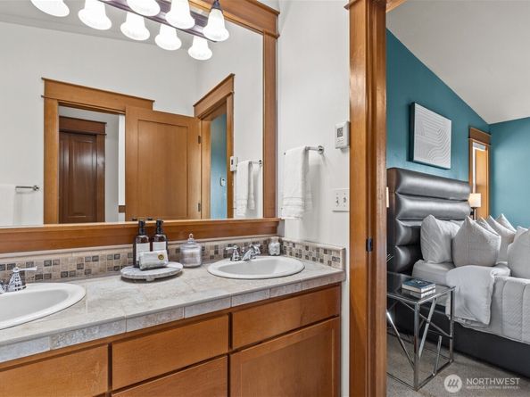 3018 SW Hinds Street, Seattle WA 98126