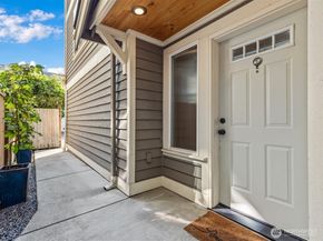 3018 SW Hinds Street, Seattle WA 98126