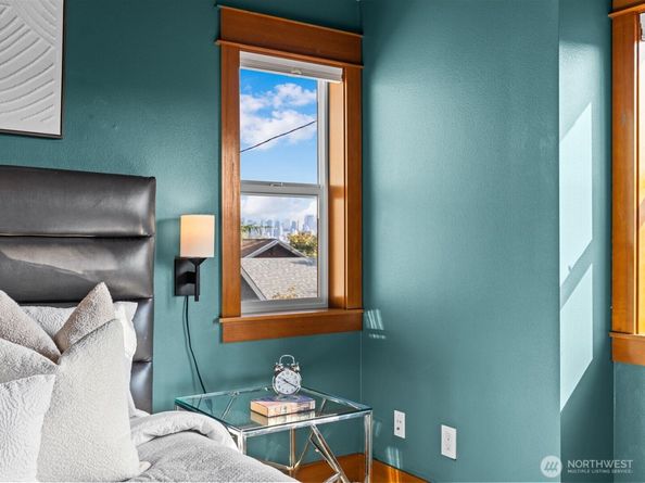 3018 SW Hinds Street, Seattle WA 98126