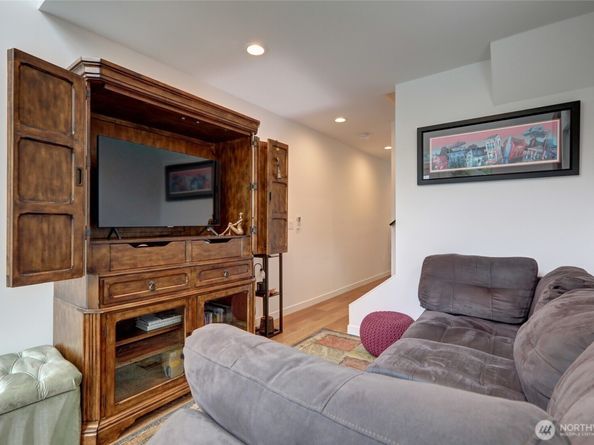 3854 22nd Avenue SW, Seattle WA 98106