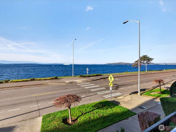 1388 Alki Avenue SW 202, Seattle WA 98116