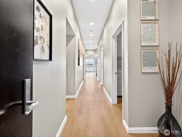 1388 Alki Avenue SW 202, Seattle WA 98116