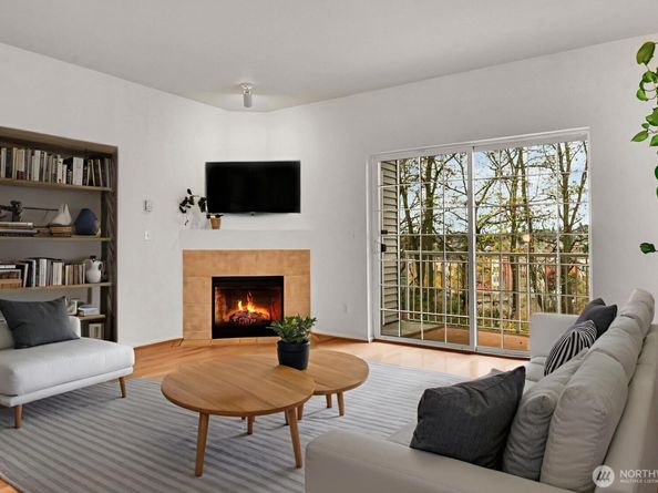 7020 Holly Park Drive S W2, Seattle WA 98118