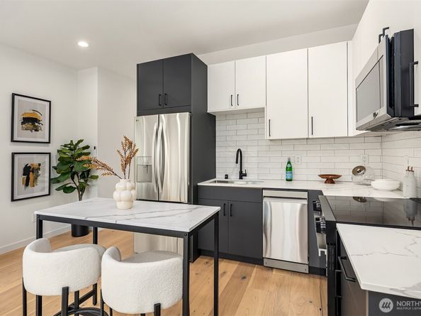 8018 24th Avenue NW B, Seattle WA 98117