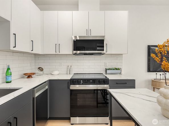 8018 24th Avenue NW B, Seattle WA 98117