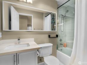 15615 Waynita Way B303, Bothell WA 98011