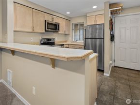 15615 Waynita Way B303, Bothell WA 98011