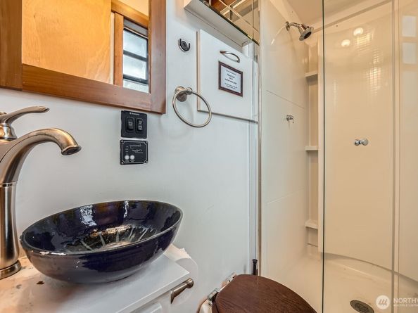 1080 W Ewing Street E2, Seattle WA 98119