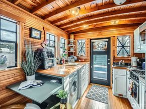 1080 W Ewing Street E2, Seattle WA 98119