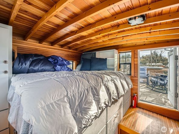 1080 W Ewing Street E2, Seattle WA 98119