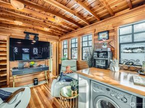 1080 W Ewing Street E2, Seattle WA 98119