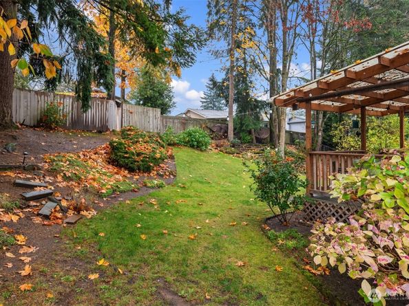 17112 136th Place SE, Renton WA 98058