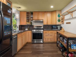 17112 136th Place SE, Renton WA 98058