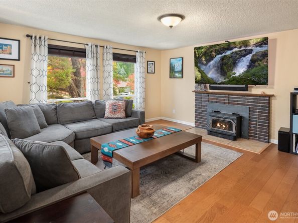 17112 136th Place SE, Renton WA 98058