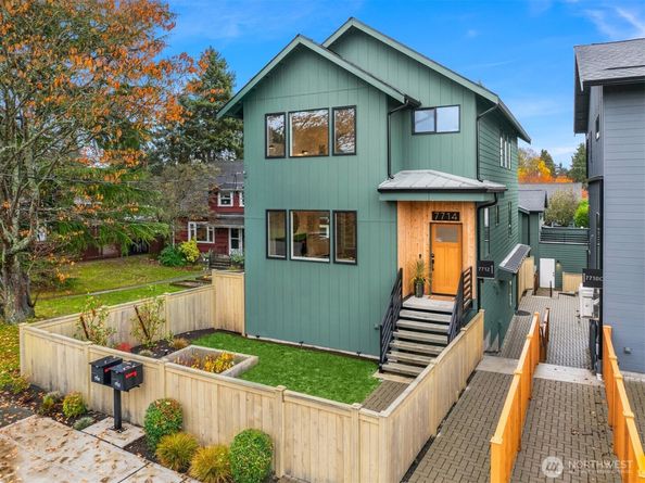 7714 30th Avenue NW 1, Seattle WA 98117