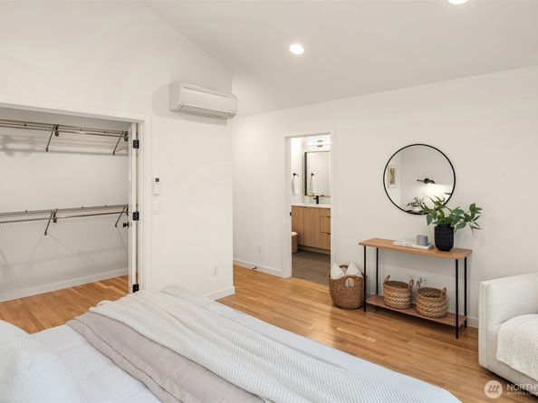 7714 30th Avenue NW 1, Seattle WA 98117