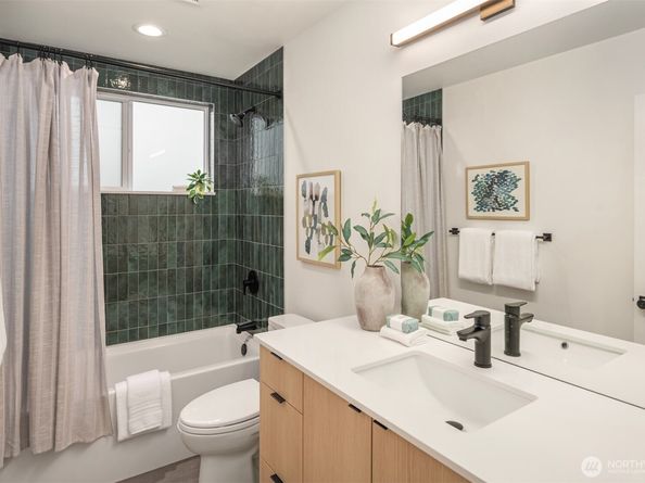 7714 30th Avenue NW 1, Seattle WA 98117