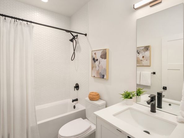 7714 30th Avenue NW 1, Seattle WA 98117