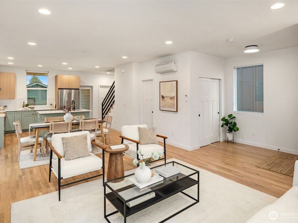 7714 30th Avenue NW 1, Seattle WA 98117