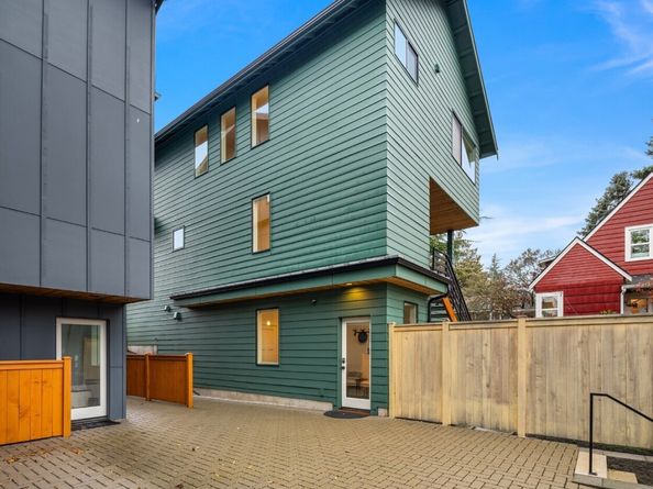 7714 30th Avenue NW 1, Seattle WA 98117