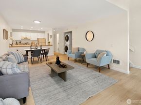 6234 138th Avenue NE 201, Redmond WA 98052