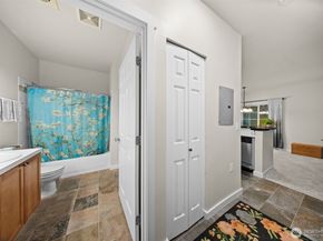 801 Ave N Rainer E324, Renton WA 98057