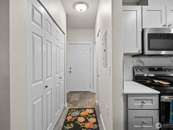 801 Ave N Rainer E324, Renton WA 98057