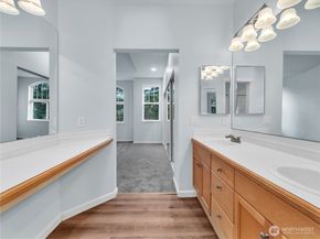 2070 132nd Avenue SE 712, Bellevue WA 98005