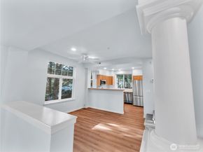 2070 132nd Avenue SE 712, Bellevue WA 98005