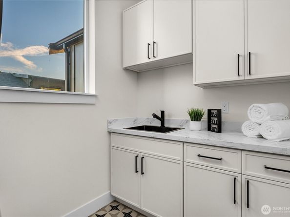 636 11th Avenue, Kirkland WA 98033