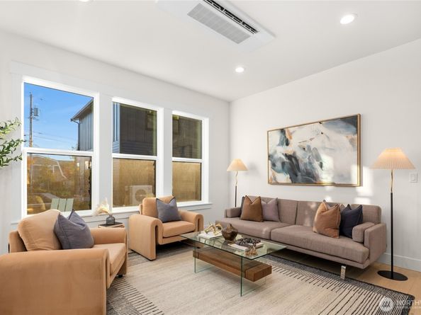 636 11th Avenue, Kirkland WA 98033