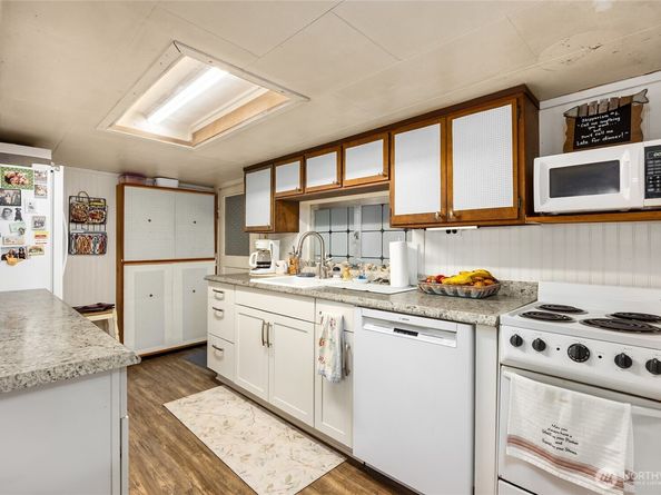 1710 Jacobsen Boulevard NE, Bremerton WA 98310