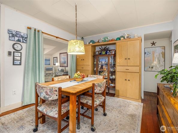 1710 Jacobsen Boulevard NE, Bremerton WA 98310