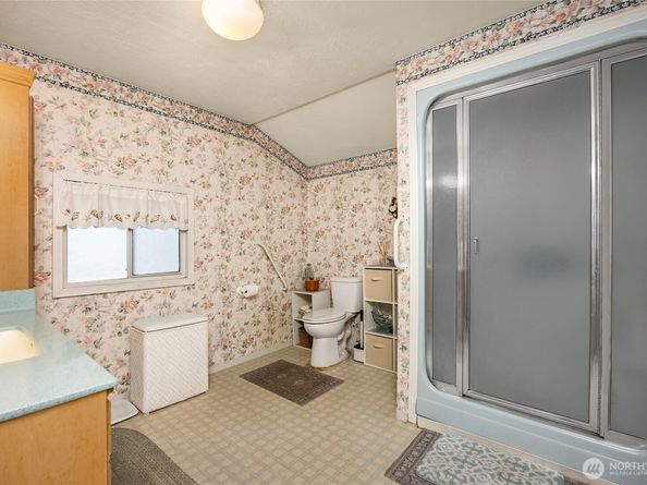 1710 Jacobsen Boulevard NE, Bremerton WA 98310