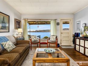 1710 Jacobsen Boulevard NE, Bremerton WA 98310