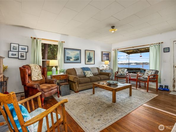 1710 Jacobsen Boulevard NE, Bremerton WA 98310